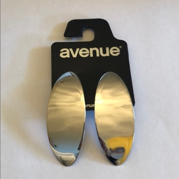 LAST ONE AVAILABLE!! - New Silver Oval Drop Earrings - Picture 2 of 8